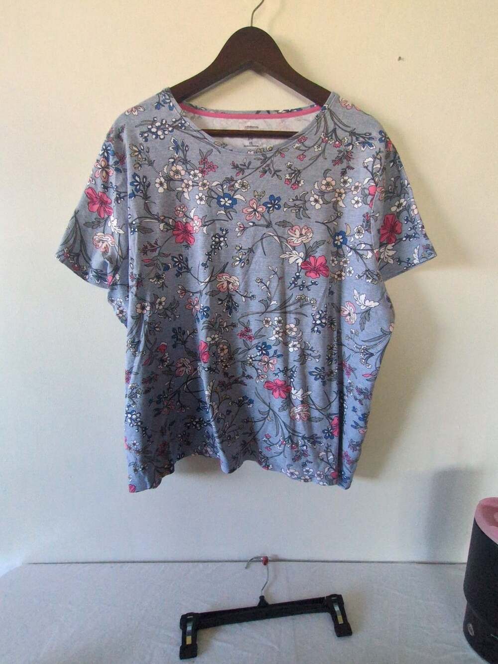 Croft & Barrow The Classic Tee Floral Short Sleeve T-Shirt Gray 3X
